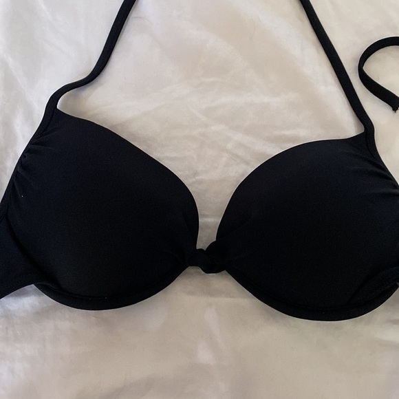 Old Navy woman’s black push up with underwire bikini top size small - Picture 2 of 6